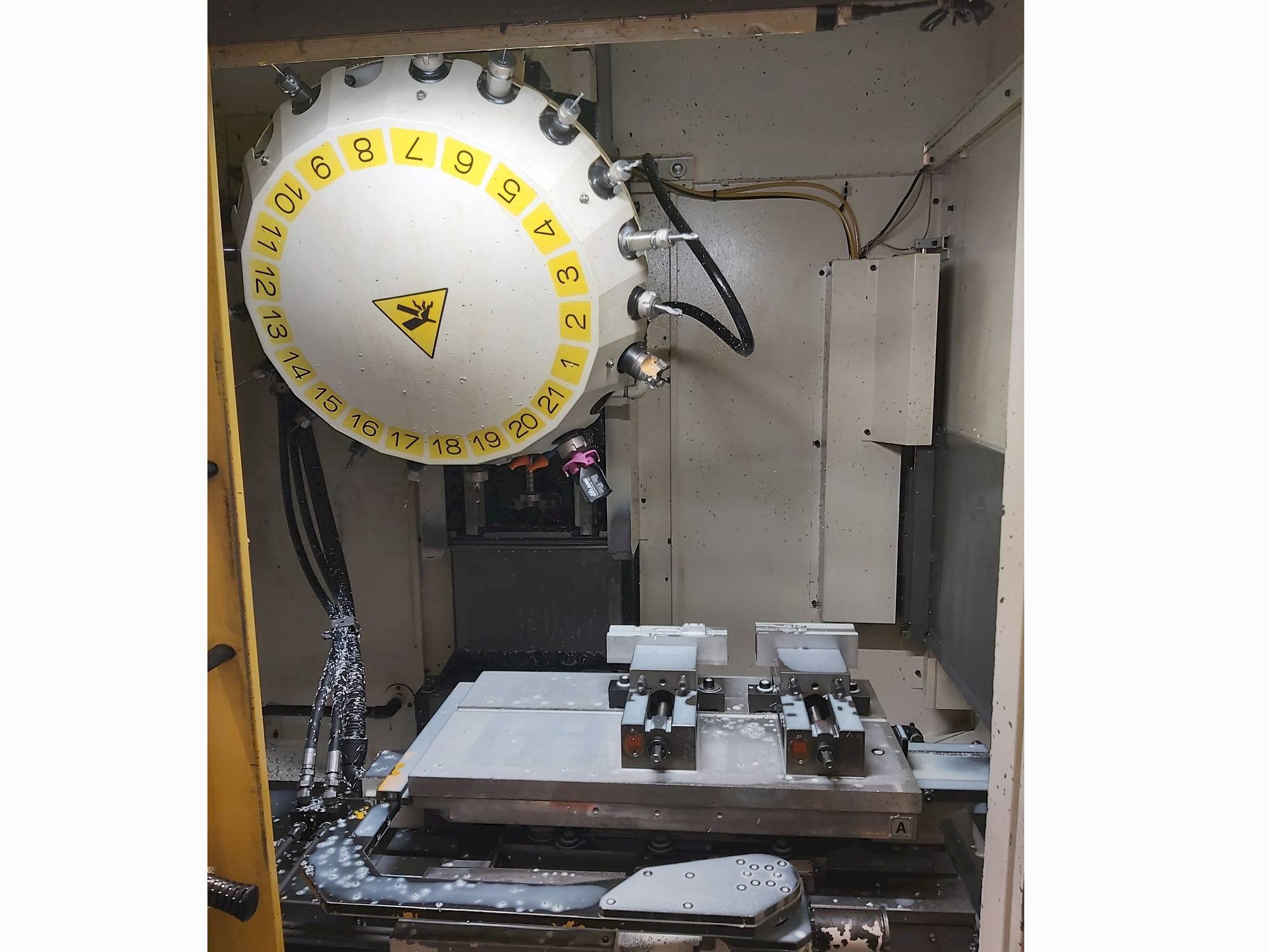 Fanuc #Robodrill-T21iF, vertical machining center, Fanuc 31i-A5 Control,  19.7 X, 15.7 Y, 13 Z, 10000 RPM, 2008 for Sale